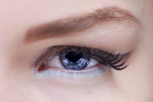 trucos_para_maquillarse_los_ojos_de_10_formas_diferentes_93639803_1200x